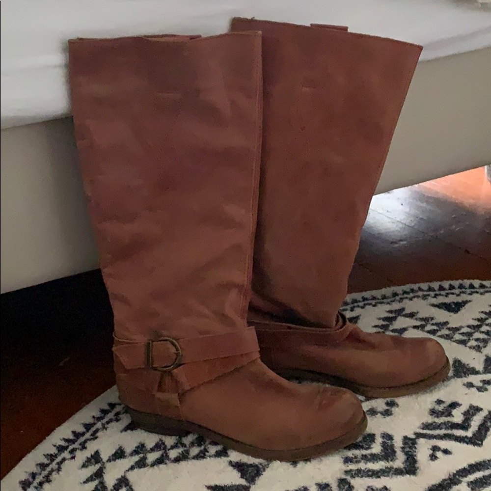 Steven madden boots.